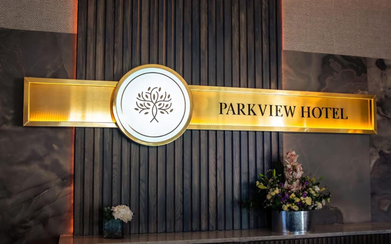 The Parkview Hotel Newtownmountkennedy Exterior photo